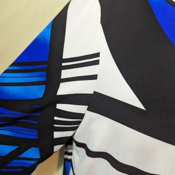 Bali Liquid Knit Abstract Blouse Sz M - Picture 5 of 10